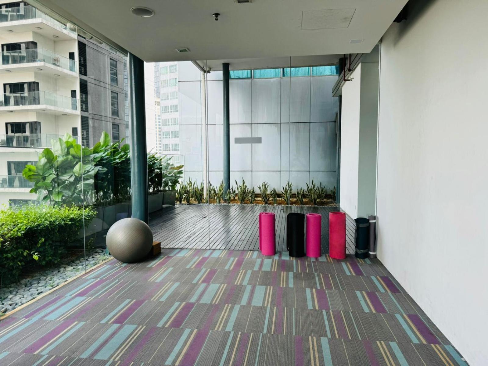 Summer Suites Klcc By Homestay Kuala Lumpur Exterior photo