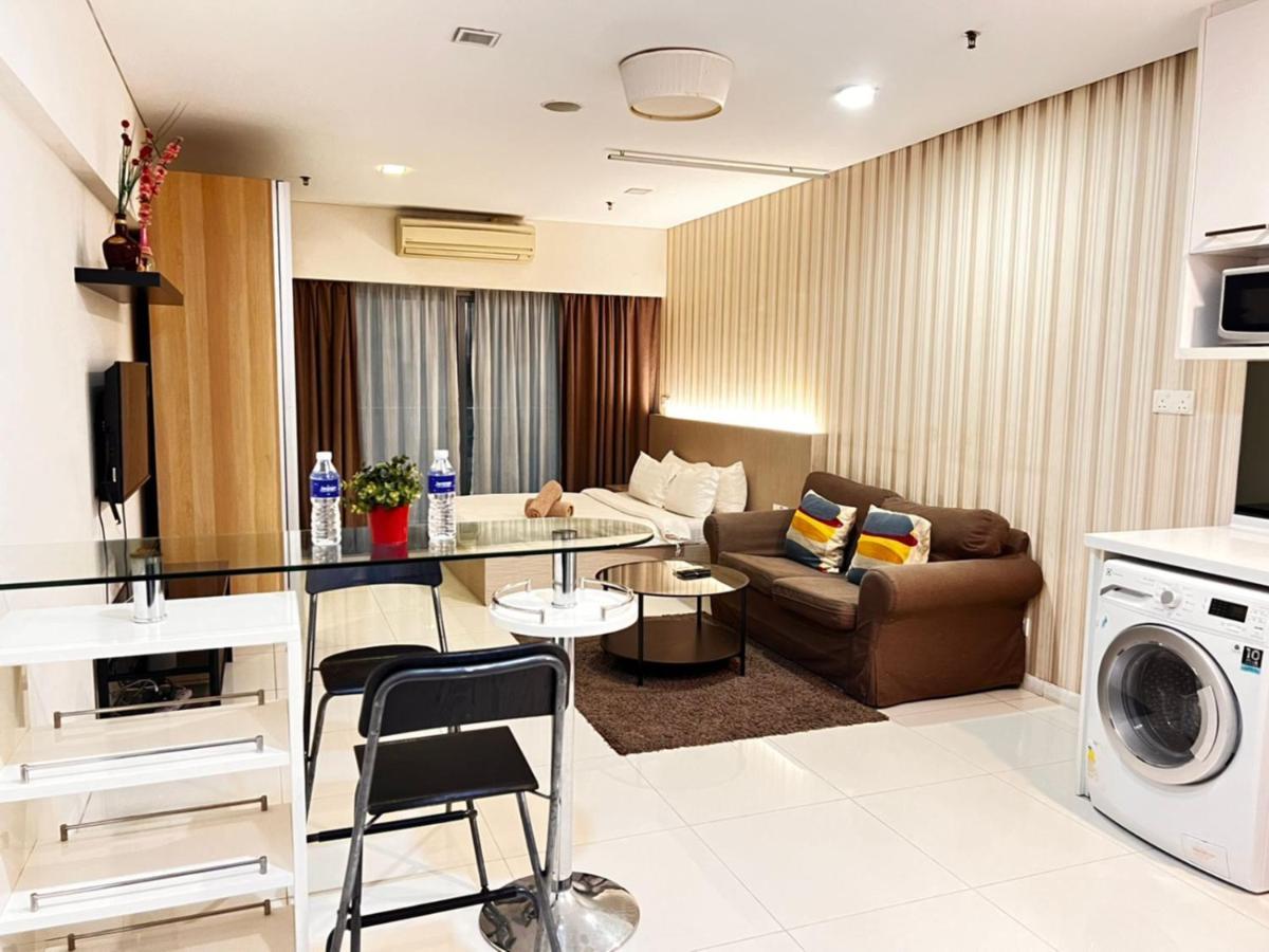 Summer Suites Klcc By Homestay Kuala Lumpur Exterior photo