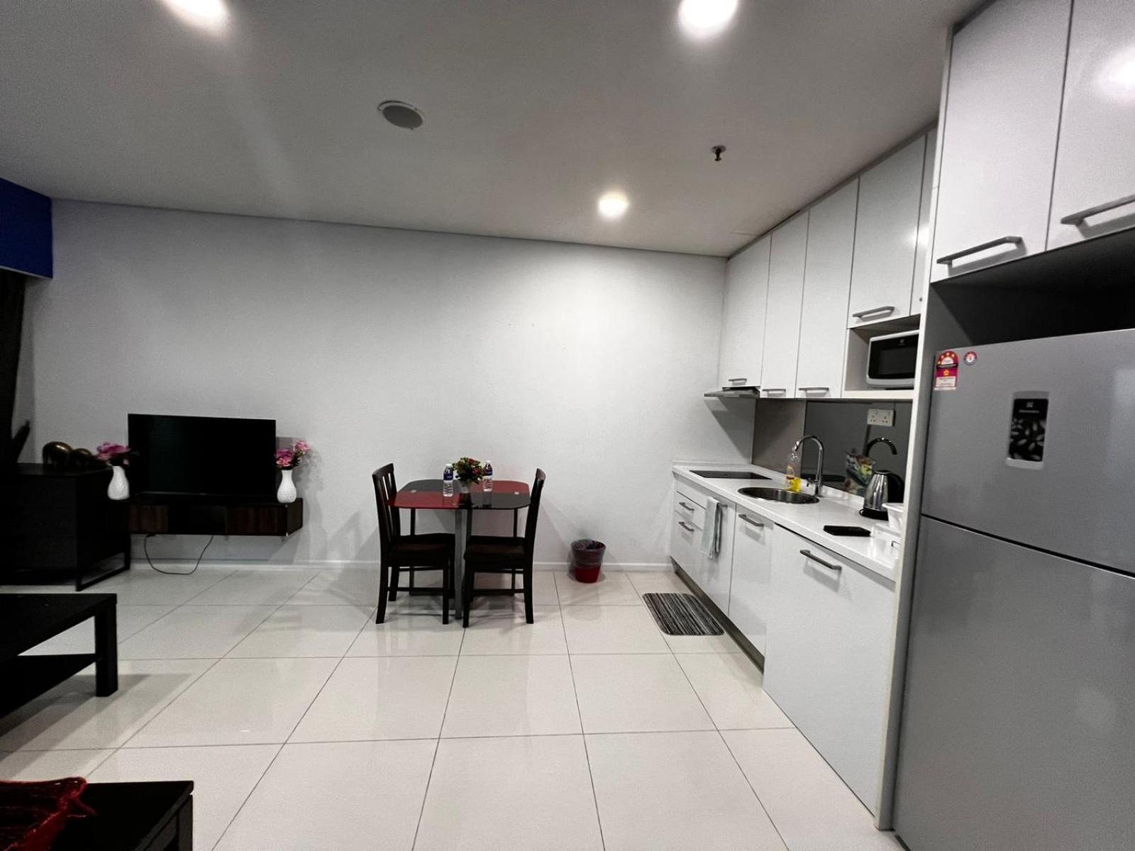 Summer Suites Klcc By Homestay Kuala Lumpur Exterior photo